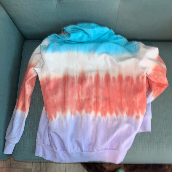 Light tie-dye hoodie - Picture 2 of 2
